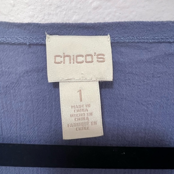 Chico's Gray and White Relaxed crochet tassel Tie Front Blouse 8/10 - Picture 2 of 8